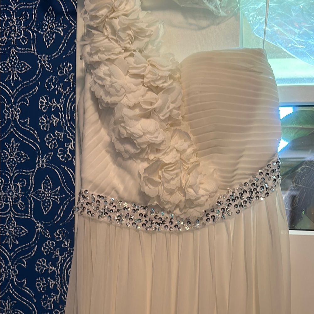 White Ruffled One Shoulder Sleeveless Wedding Gown